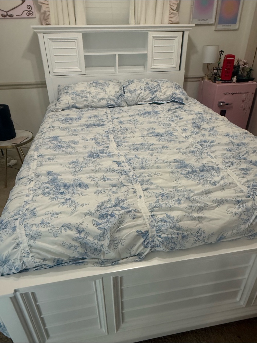 Target Classic Blue Floral Comforter Set - White & Light Blue